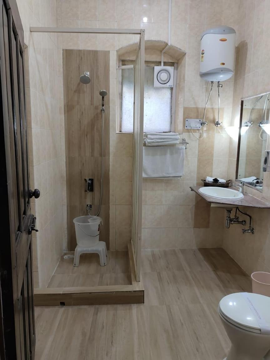 West View Hotel Раникхет Экстерьер фото
