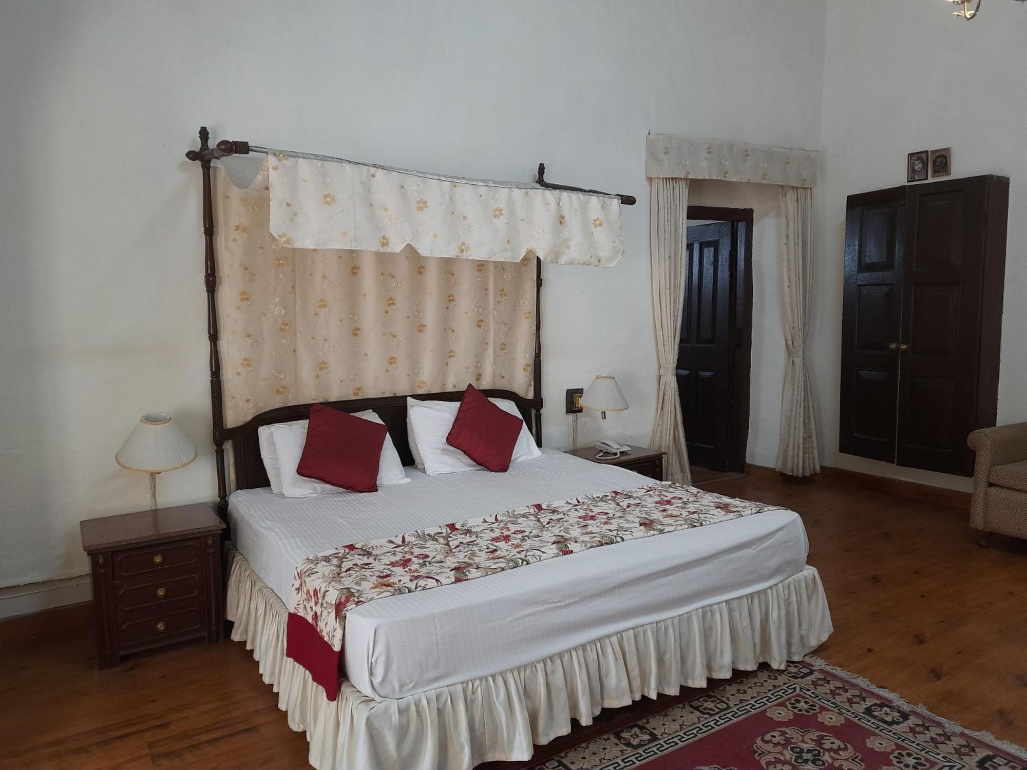 West View Hotel Раникхет Экстерьер фото