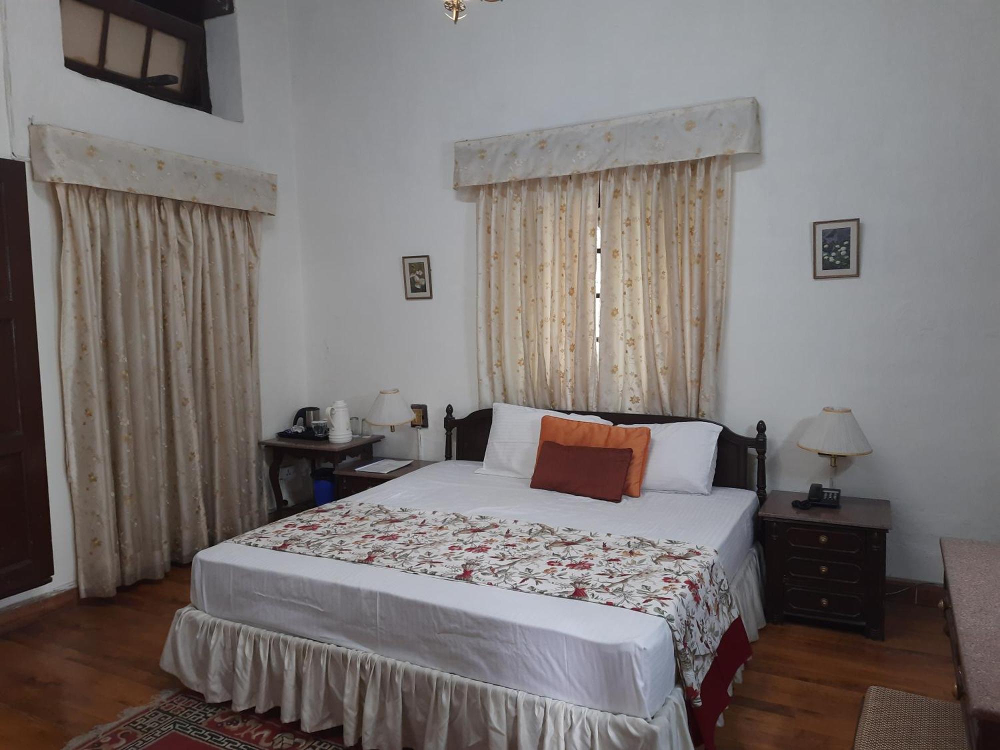 West View Hotel Раникхет Экстерьер фото